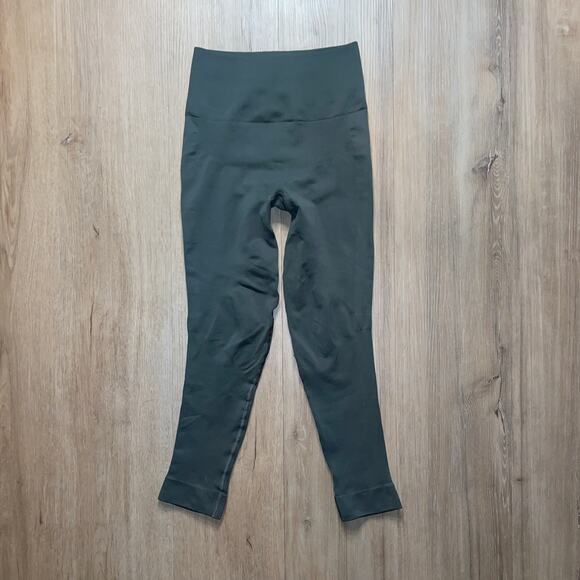 Lululemon Zone In Crop Athletic Compression Legging - Picture 12 of 16